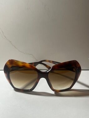 Authentic Chanel Tortoiseshell Sunglasses  5364 c.1295/51